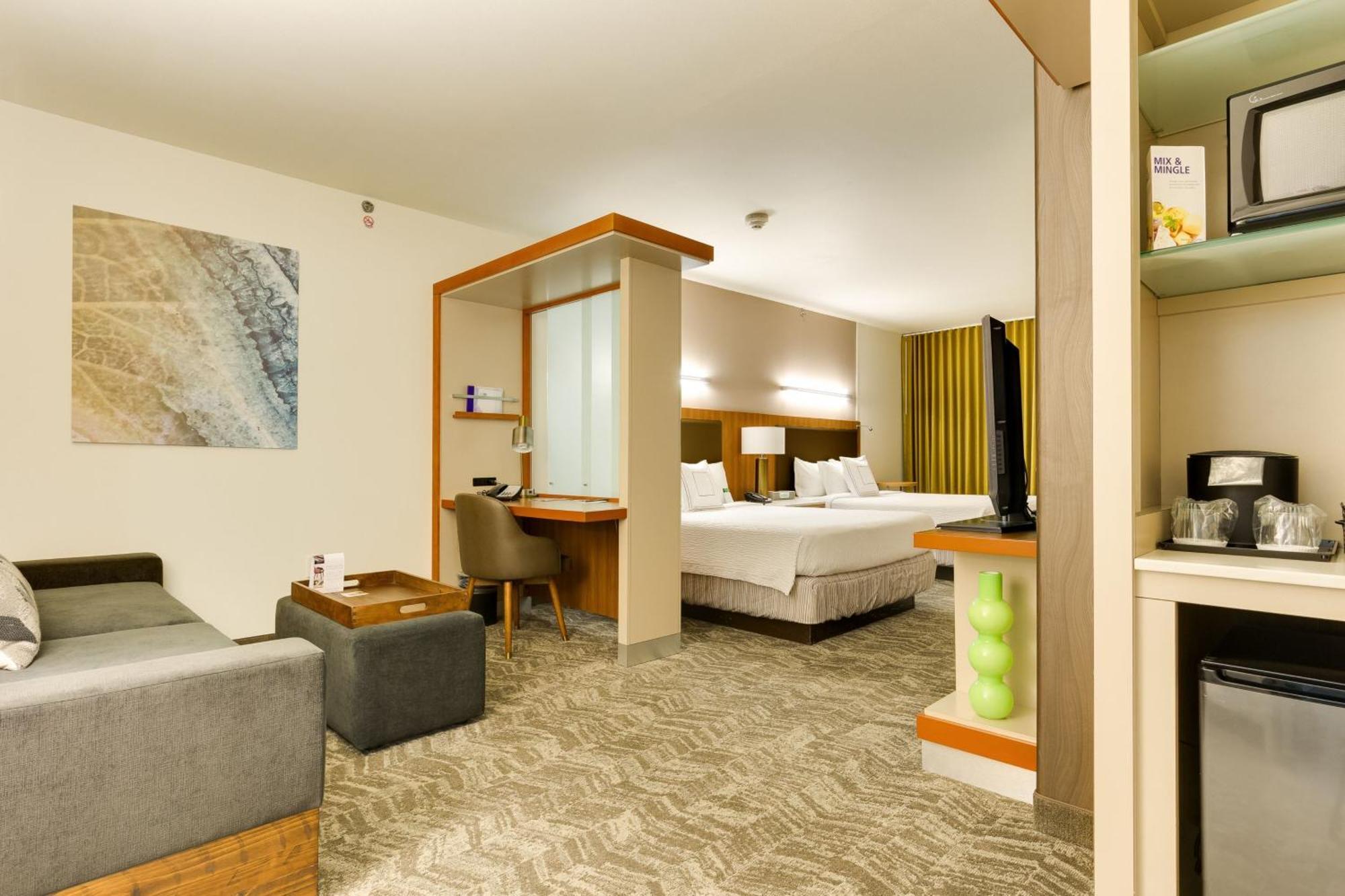 Springhill By Marriott Convention Center 3*